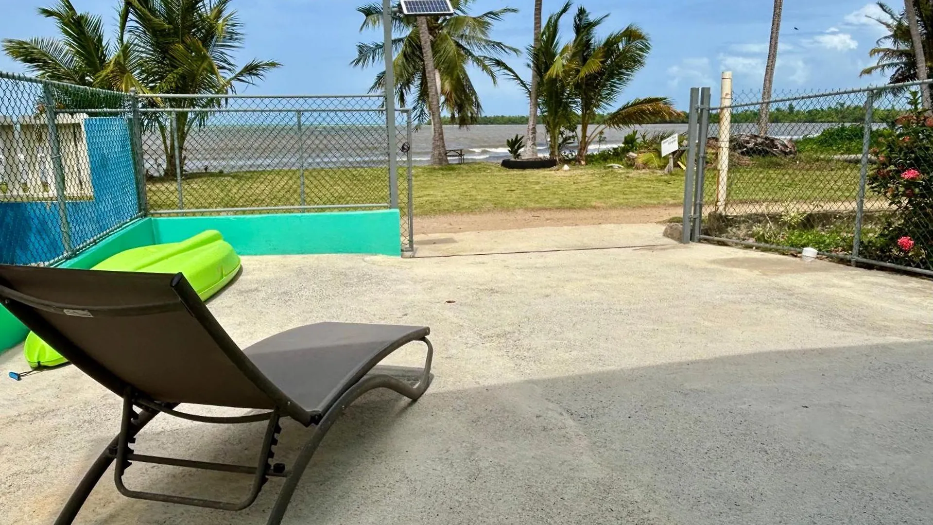 Mami Ana Beach House, The Oceanfront Rest Hideaway ! Ceiba 0*,  Portoriko