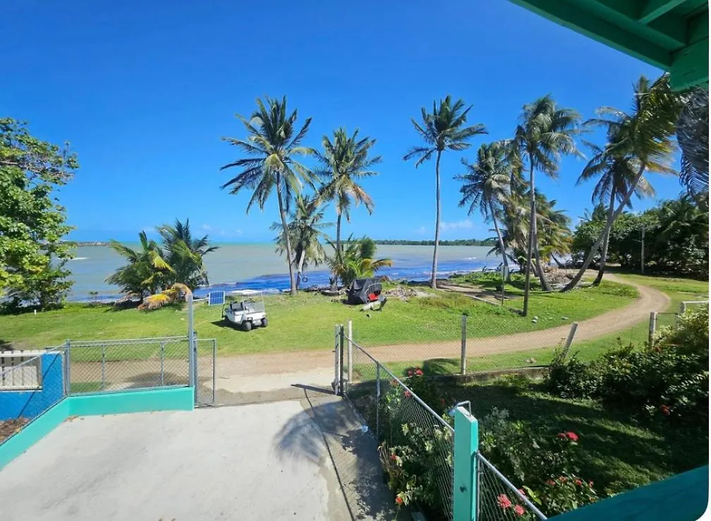 Mami Ana Beach House, The Oceanfront Rest Hideaway ! Ceiba 0*,  Portoriko
