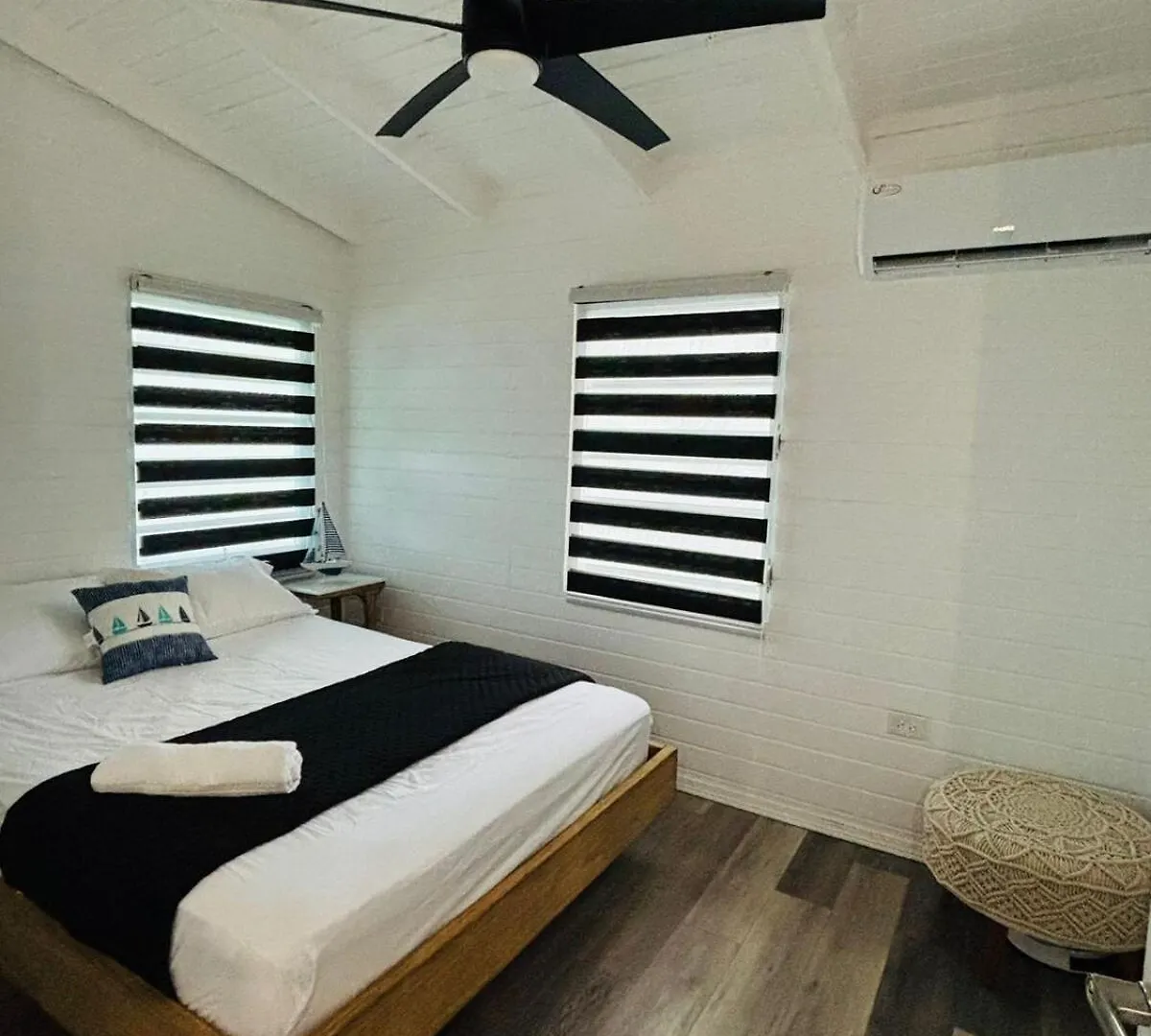 Vila Mami Ana Beach House, The Oceanfront Rest Hideaway ! Ceiba